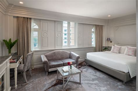KINGSTON SUITES HOTEL .
